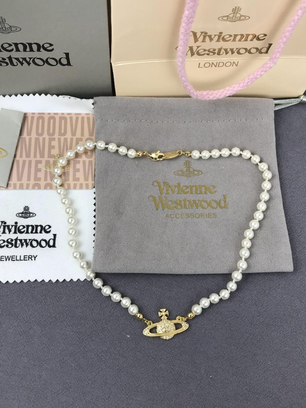 BRAND NEW Vivienne westwood gold Orb Pearl Choker Necklace